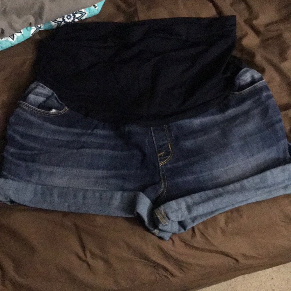Maternity shorts